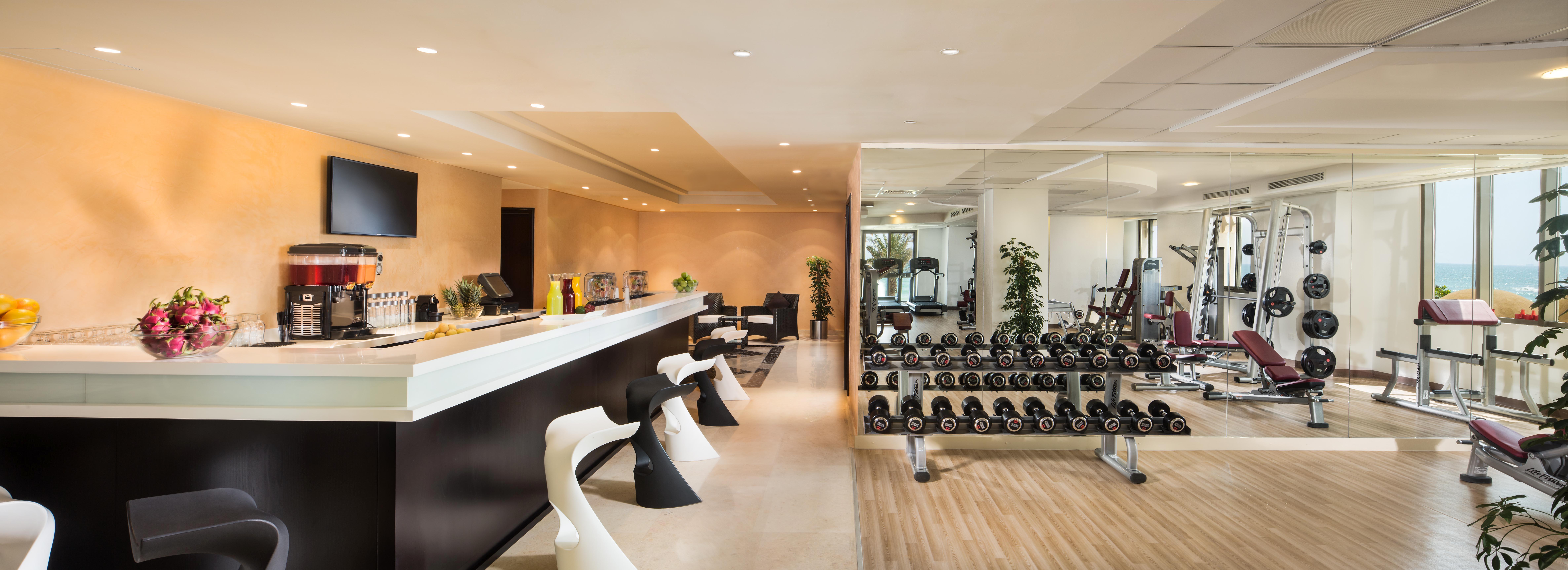 Bahi Ajman Palace Hotel Exterior photo The gym at the hotel