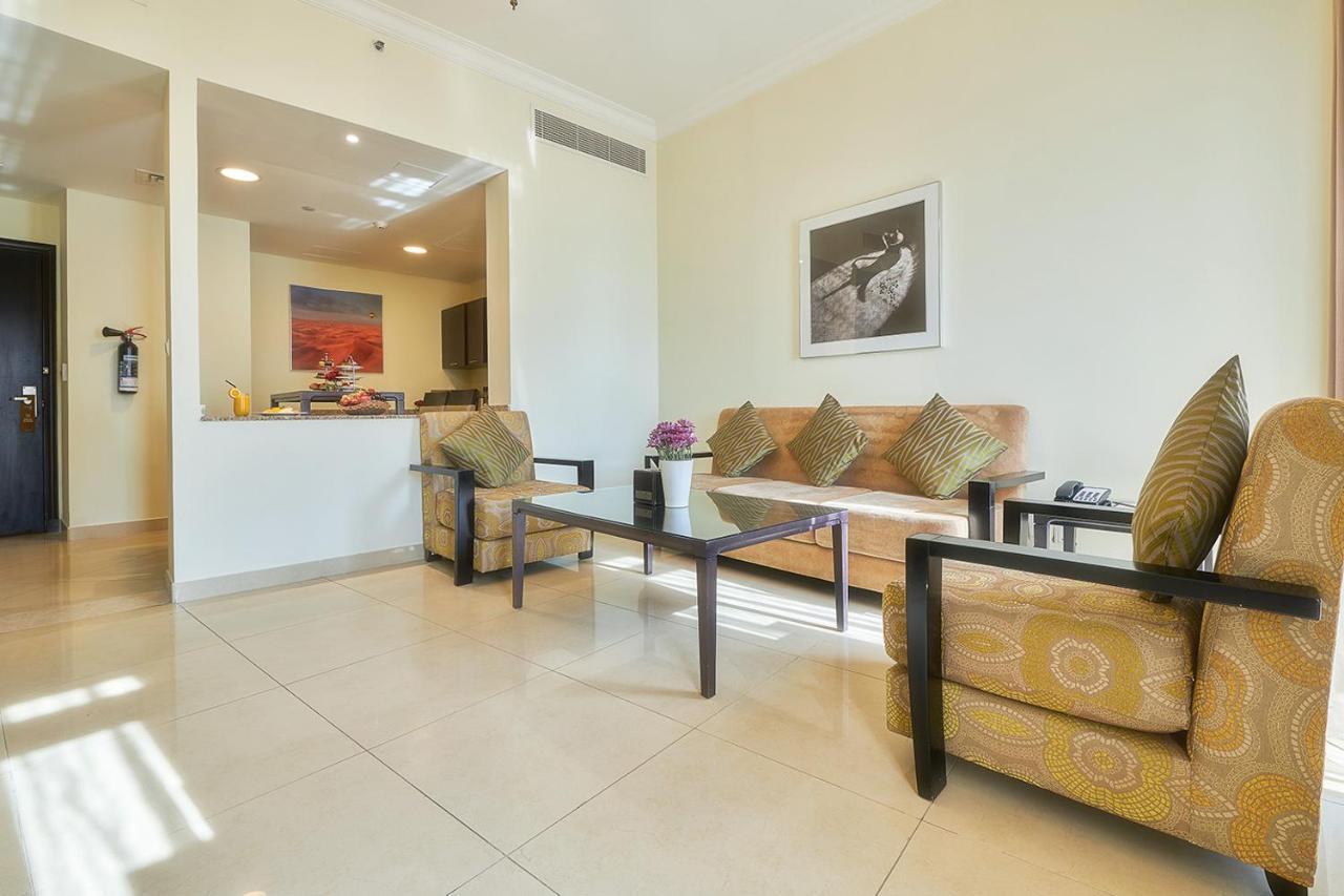 Bahi Ajman Palace Hotel Exterior photo Living room