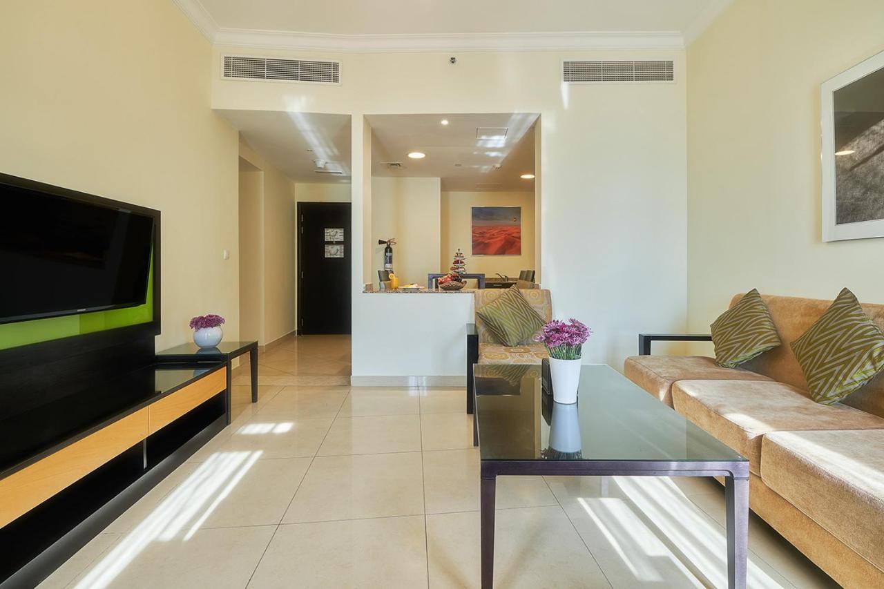 Bahi Ajman Palace Hotel Exterior photo Living room
