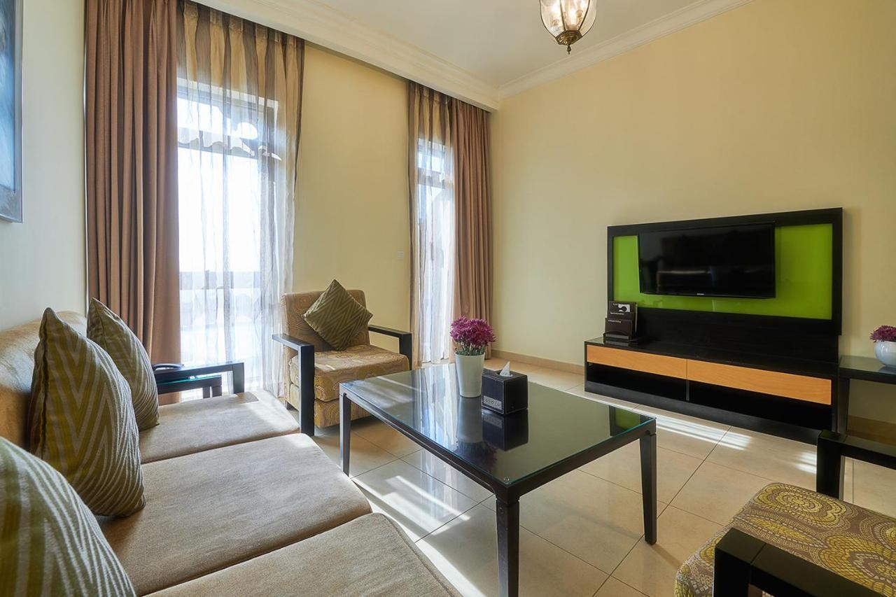 Bahi Ajman Palace Hotel Exterior photo Living room